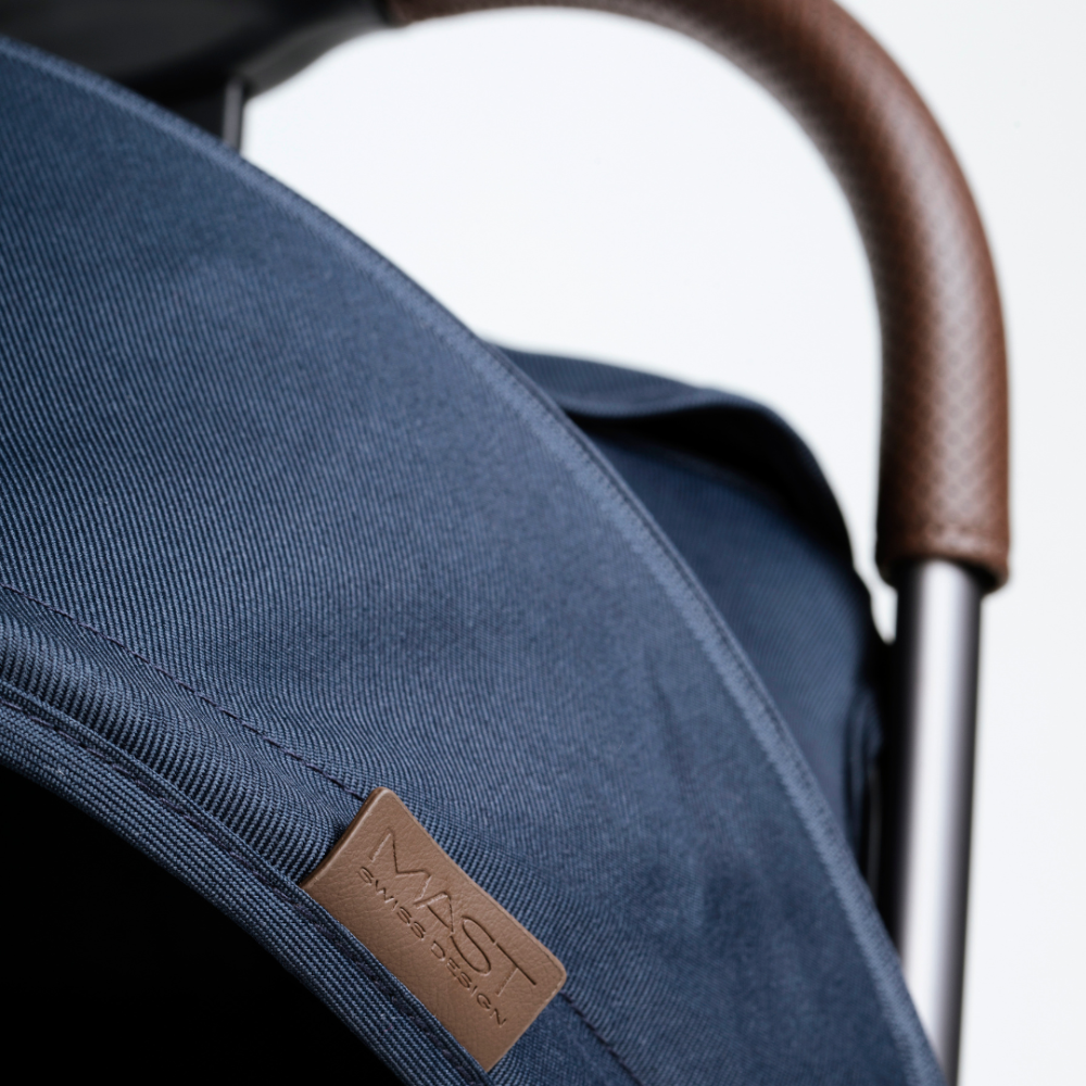 Kompaktni otroški voziček MAST M2