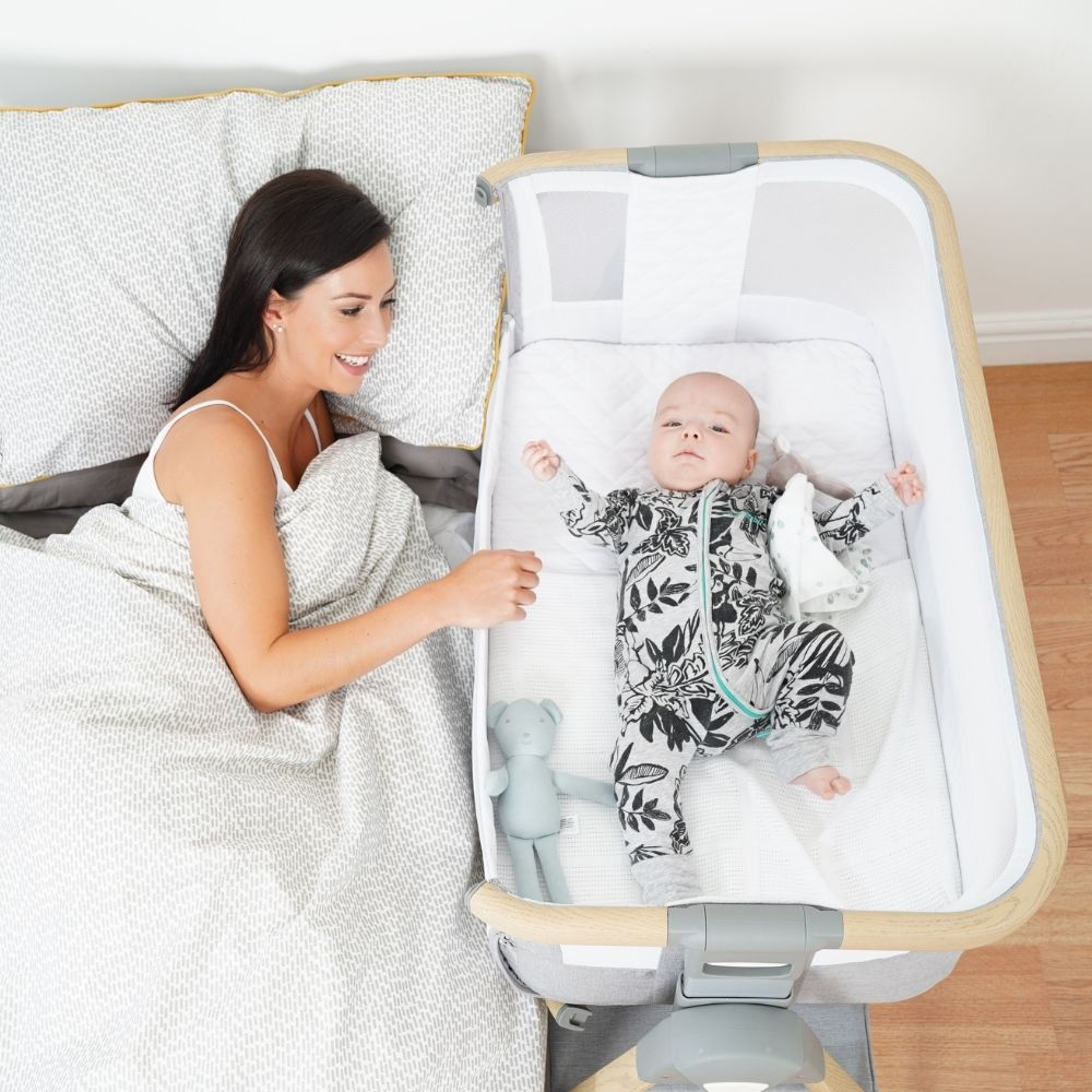 obposteljna posteljica z dojenčkom